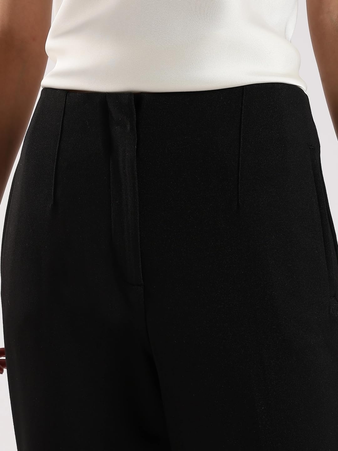 image:imageCalvin Klein Womens Ponte Cropped Straight PantsBlack
