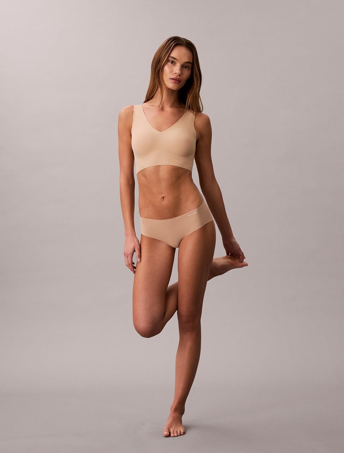image:imageCalvin Klein Womens Invisibles Comfort Seamless Lightly Lined V Neck Bralette BraBare