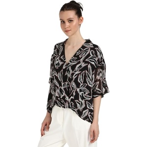 Calvin Klein Women’s Chiffon Printed Wrap Top(Black)